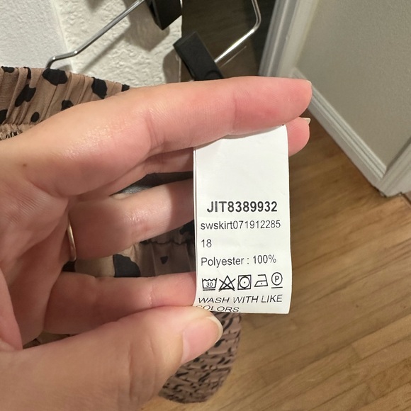 Figure flattering leopard midi skirt - Picture 3 of 4